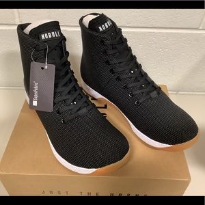 HIGH-TOP BLACK / WHITE / GUM TRAINER